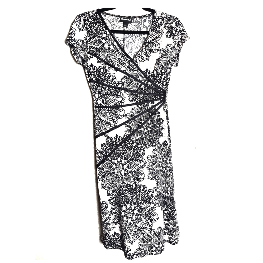 Connected elegant floral print wrap style dress